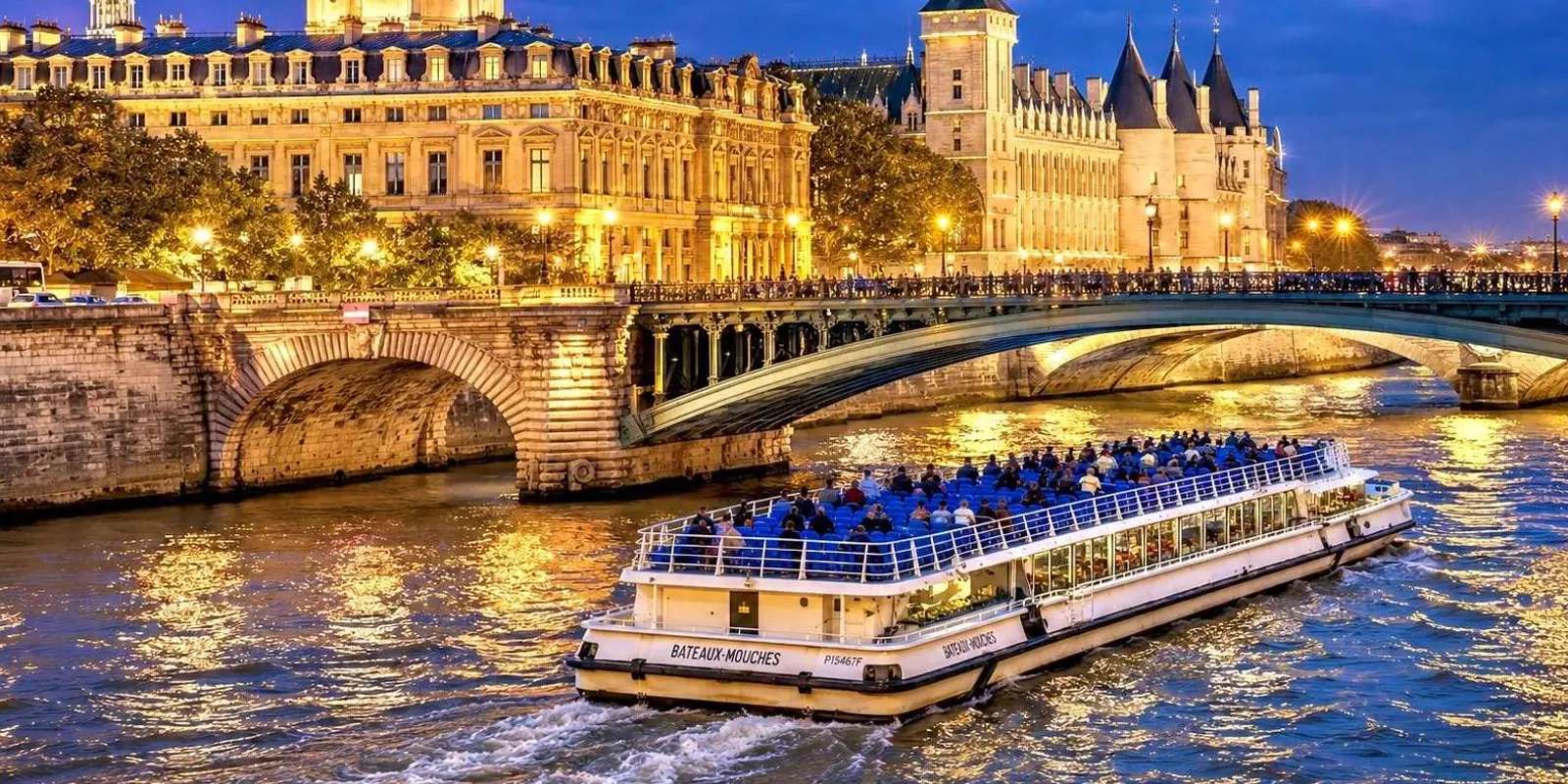 Paris: Evening Lights Cruise with Legendary Bateaux-Mouches®