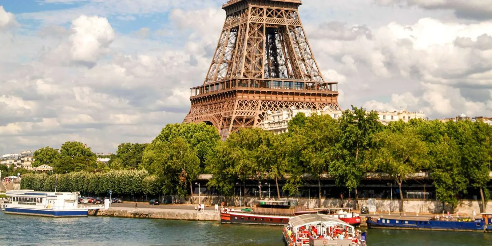Eiffel Tower Reserved Access by Elevator and Seine Cruise